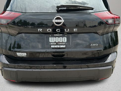 Used 2024 Nissan Rogue S AWD/4WD image 36