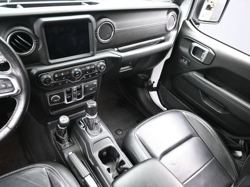 Used 2020 Jeep Gladiator Overland AWD/4WD image 15