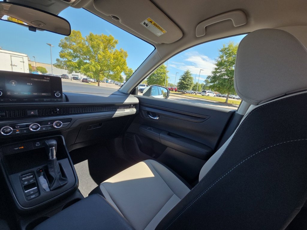 Used 2023 Honda CR-V LX image 17