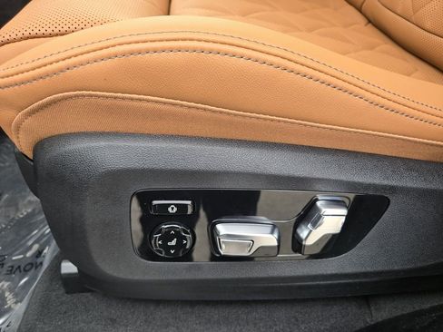 New 2026 BMW X7 xDrive40i w/ Executive Package image 25