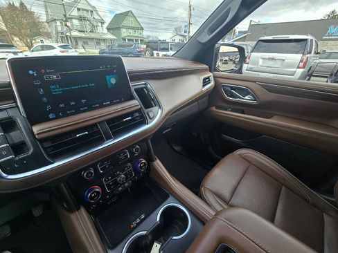 Used 2022 Chevrolet Suburban High Country w/ LPO, Illumination Package image 11