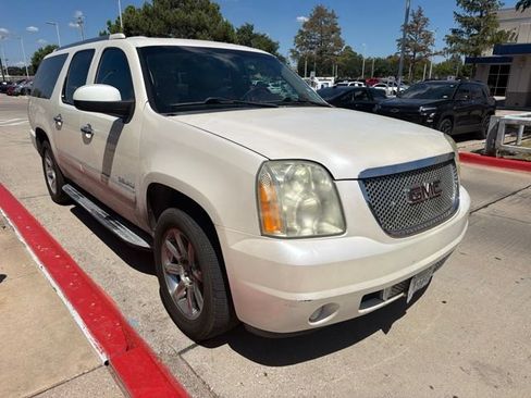 Used 2012 GMC Yukon XL Denali RWD image 4