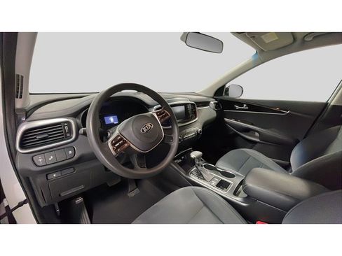 Used 2019 Kia Sorento FWD image 7