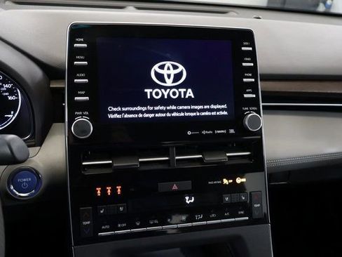 Used 2020 Toyota Avalon Limited image 19