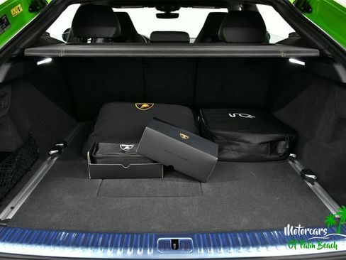 Used 2025 Lamborghini Urus SE image 61