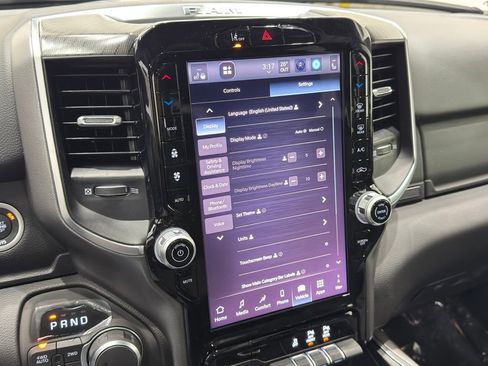 New 2026 RAM 1500 4x4 Crew Cab image 39