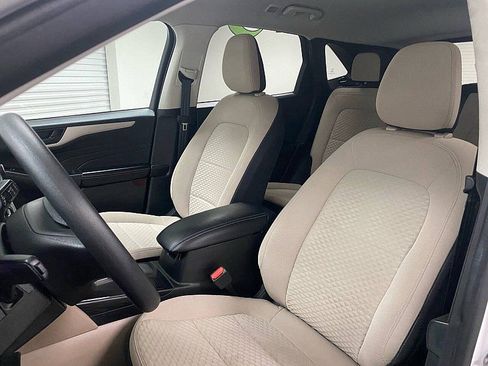 Used 2022 Ford Escape SE image 11
