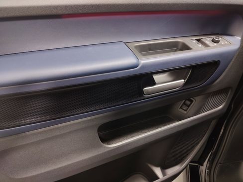 Used 2025 Volkswagen ID. Buzz Pro S RWD image 27