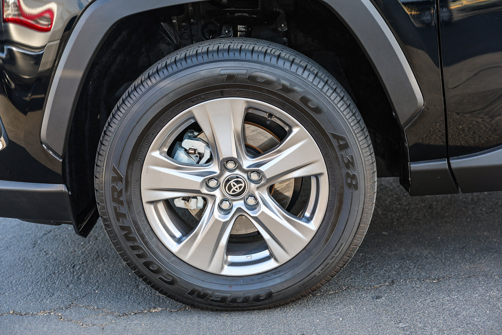 Used 2025 Toyota RAV4 LE AWD/4WD image 27