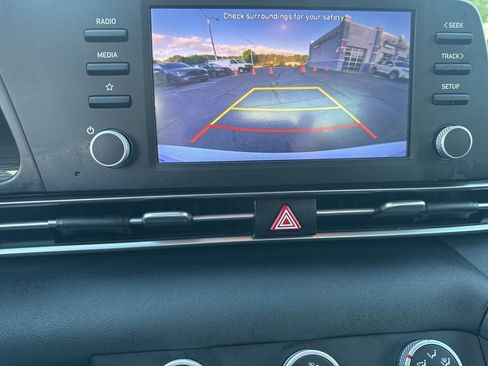 Used 2023 Hyundai Elantra SE FWD image 23