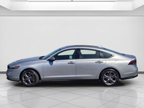Certified 2023 Honda Accord EX image 8