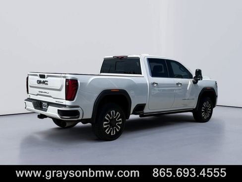 Used 2025 GMC Sierra 2500 Denali Ultimate AWD/4WD image 3