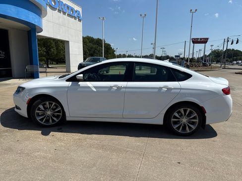 Used 2015 Chrysler 200 S w/ Navigation & Sound Group I FWD image 2