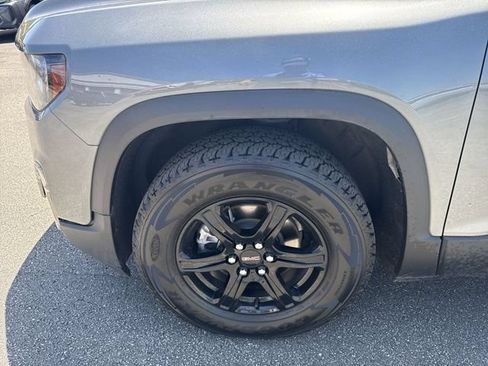 Used 2021 GMC Acadia AT4 w/ Technology Package AWD/4WD image 21