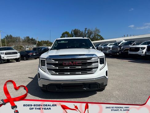 New 2026 GMC Sierra 1500 SLE image 3