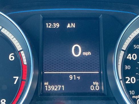 Used 2016 Volkswagen Golf R 4-Door image 17