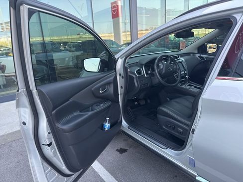 Used 2022 Nissan Murano SV image 8