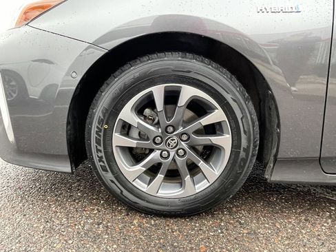 Certified 2022 Toyota Prius Limited image 9