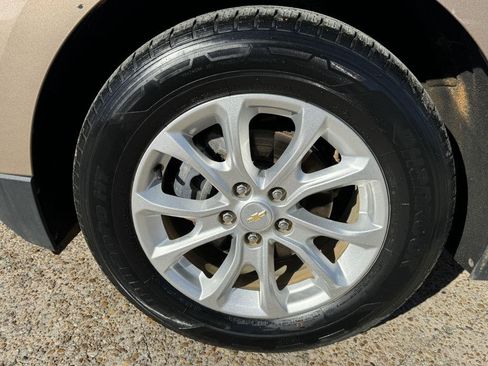 Used 2018 Chevrolet Equinox LS image 9