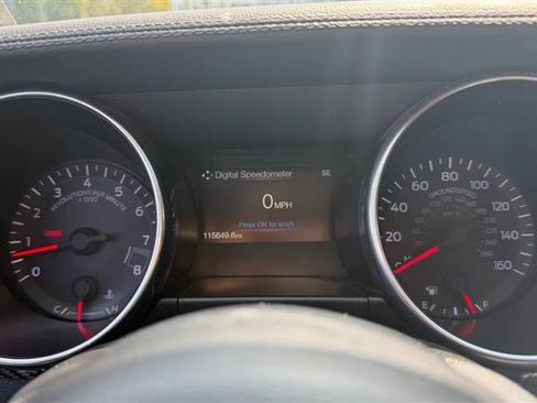 Used 2018 Ford Mustang GT RWD image 21
