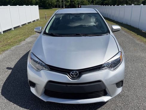 Used 2014 Toyota Corolla LE FWD image 2