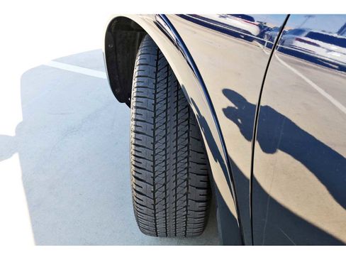 Used 2024 Nissan Armada Platinum w/ Captain's Chairs Package image 21