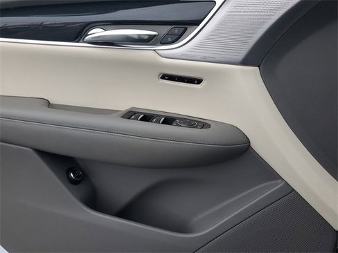 Certified 2024 Cadillac XT6 Premium Luxury w/ LPO, Floor Liner Package image 23