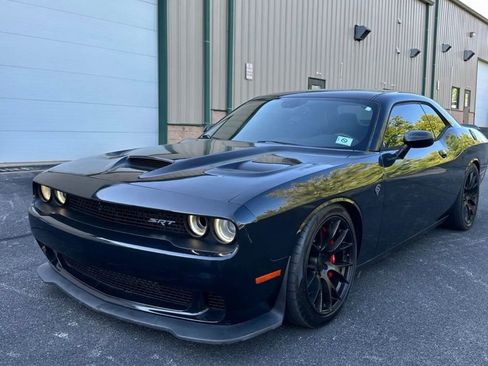 Used 2015 Dodge Challenger SRT Hellcat RWD image 1