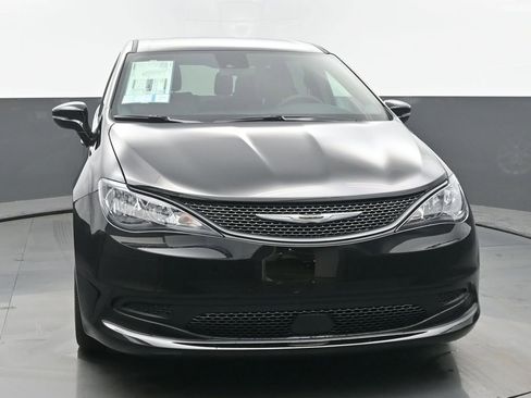 New 2026 Chrysler Voyager LX image 8