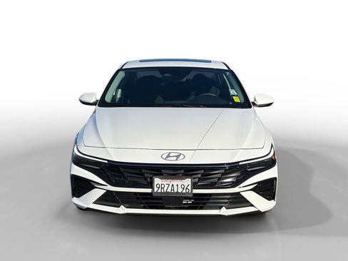 Certified 2025 Hyundai Elantra SEL image 8