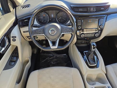 Certified 2022 Nissan Rogue Sport SV image 11