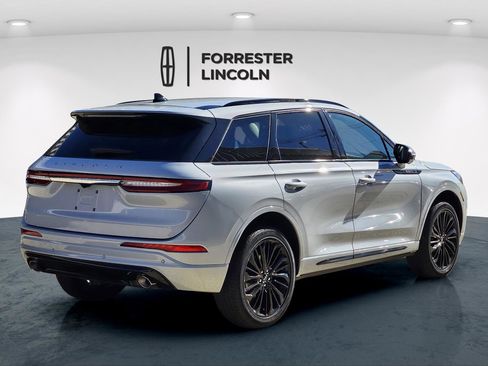 New 2026 Lincoln Corsair Premiere image 3