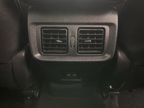 Used 2024 Toyota Venza Limited AWD/4WD image 18