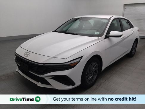 Used 2024 Hyundai Elantra SEL FWD image 1