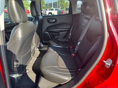 Used 2017 Jeep Compass Latitude w/ Popular Equipment Group AWD/4WD image 24