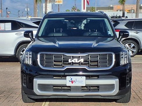 Used 2025 Kia Telluride S FWD image 2