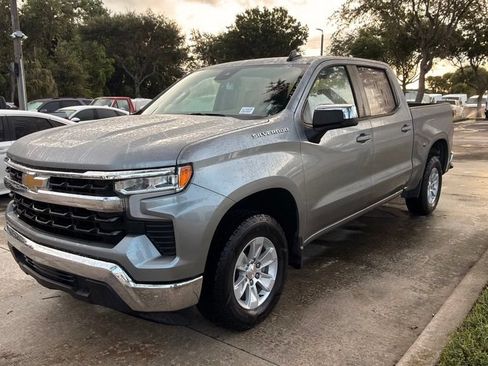 Used 2025 Chevrolet Silverado 1500 LT RWD image 2