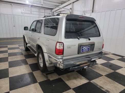 Used 2001 Toyota 4Runner SR5 AWD/4WD image 9