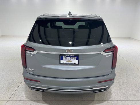 Used 2025 Cadillac XT6 Premium Luxury image 4