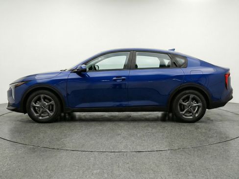 Used 2025 Kia K4 LXS image 5