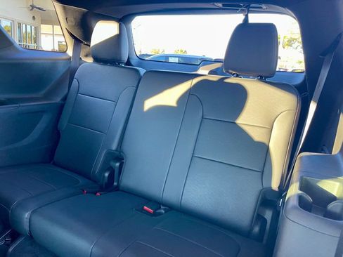 Used 2022 Chevrolet Traverse High Country image 13