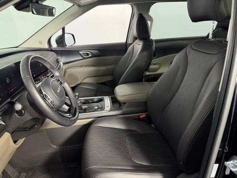 Used 2026 Kia Carnival FWD image 22