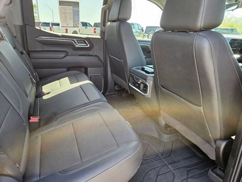 Used 2022 Chevrolet Silverado 1500 LTZ w/ LTZ Premium Package AWD/4WD image 30