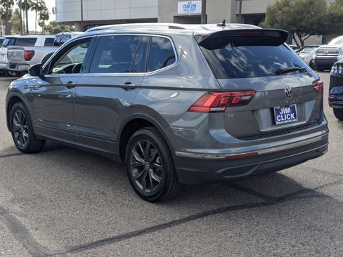 Used 2023 Volkswagen Tiguan SE image 4