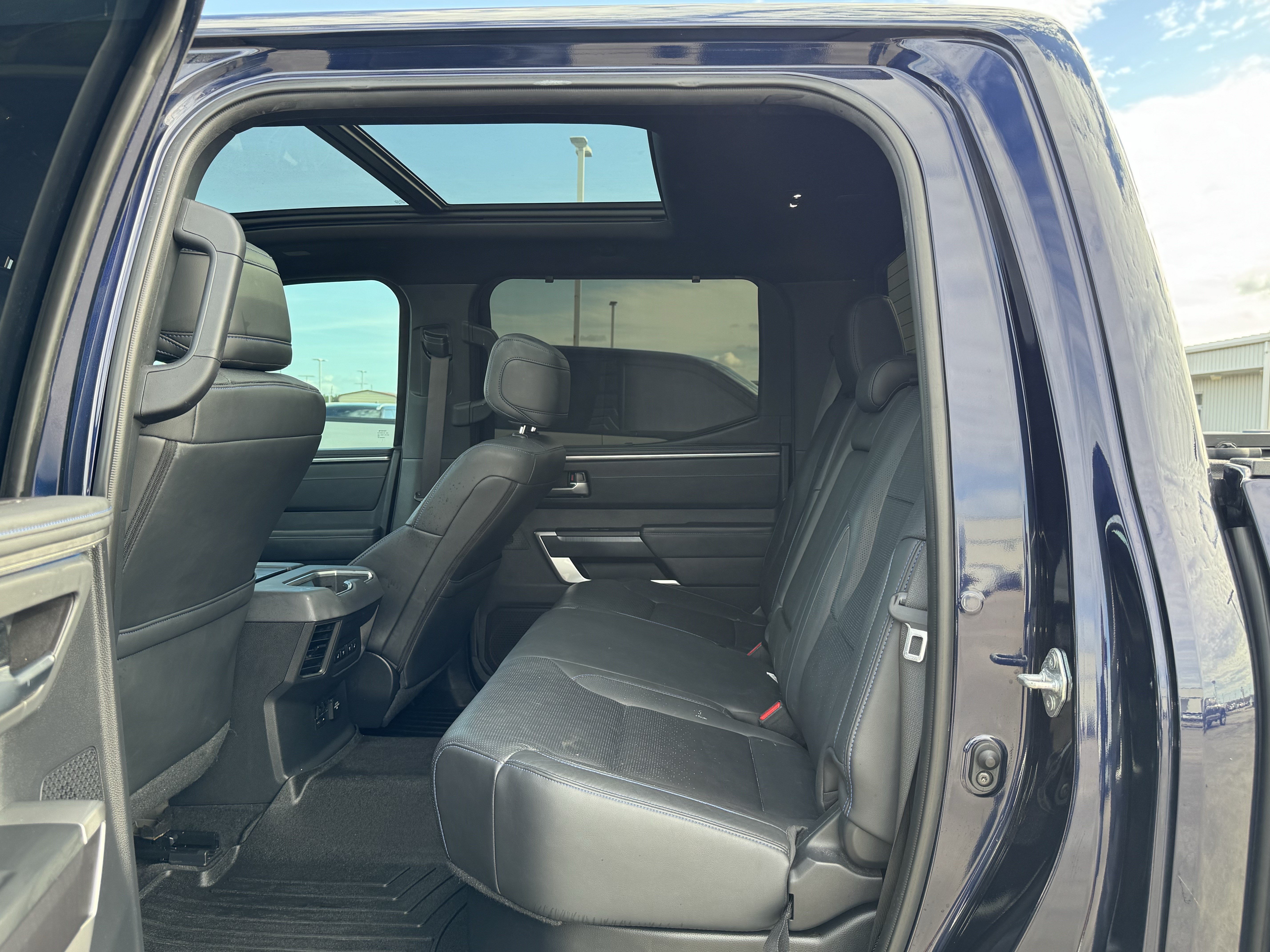 Used 2023 Toyota Tundra Platinum AWD/4WD image 19