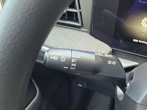 New 2026 Nissan Kicks SV w/ Charging Package FWD image 22
