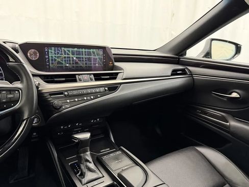 Used 2019 Lexus ES 350 w/ Premium Package FWD image 18