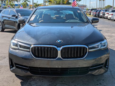 Used 2022 BMW 540i w/ Convenience Package image 2