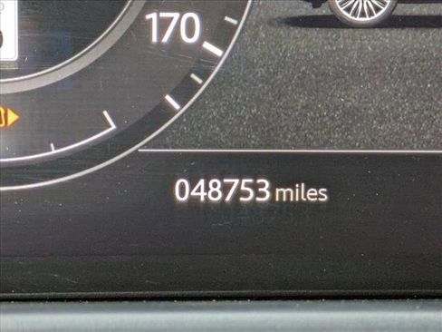 Used 2018 Land Rover Range Rover Velar R-Dynamic SE image 12