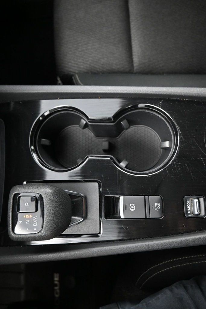 Used 2024 Nissan Rogue SV FWD image 13
